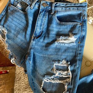 Destroyed Boyfriend Jeans